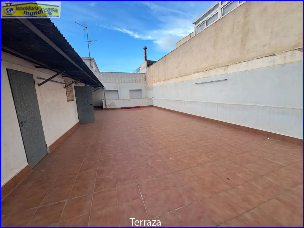 Casa amb terrassa en venda a Calle de Campoamor