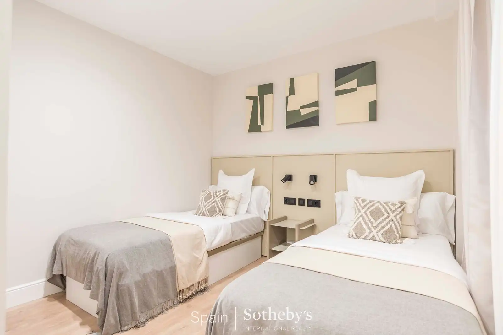 Habitación de Apartamento en venta en Madrid con Aire acondicionado, Calefacción y Trastero