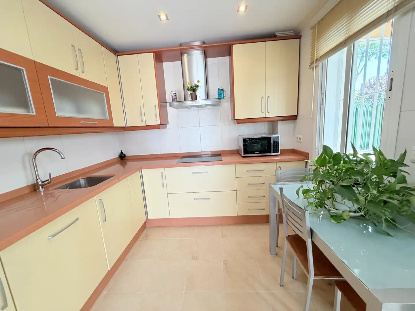 Cuina de Casa o xalet en venda en Espartinas amb Aire condicionat, Terrassa i Traster