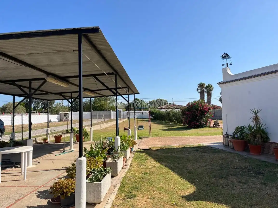 Jardí de Finca rústica en venda en Chiclana de la Frontera amb Terrassa i Moblat