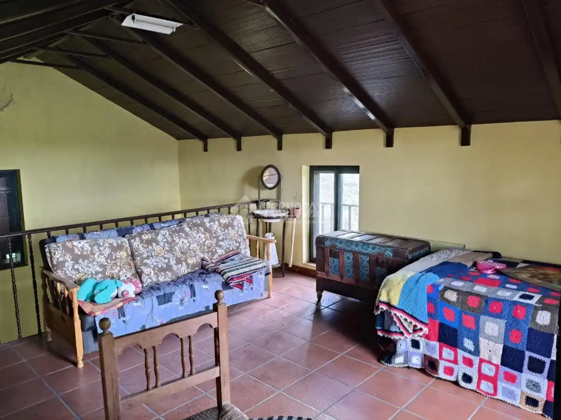Sala d'estar de Finca rústica en venda en San Martín de Pusa amb Moblat i Balcó