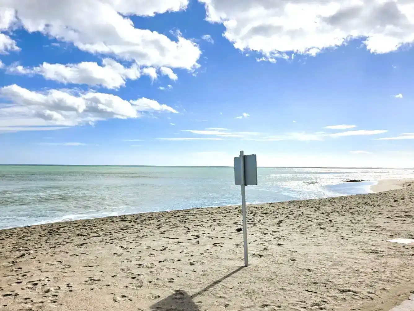 Vista exterior de Estudi en venda en Torremolinos amb Aire condicionat i Piscina