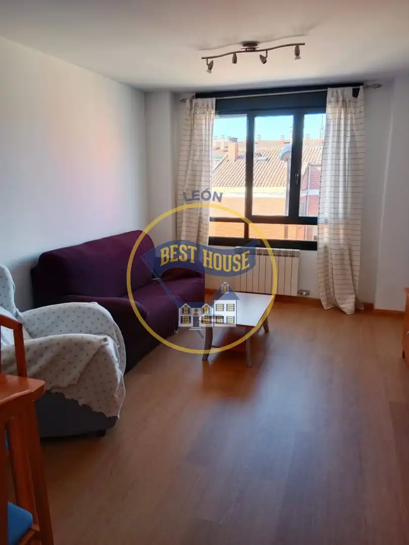 Sala de estar de Apartamento en venta en Villaquilambre con Calefacción, Terraza y Trastero
