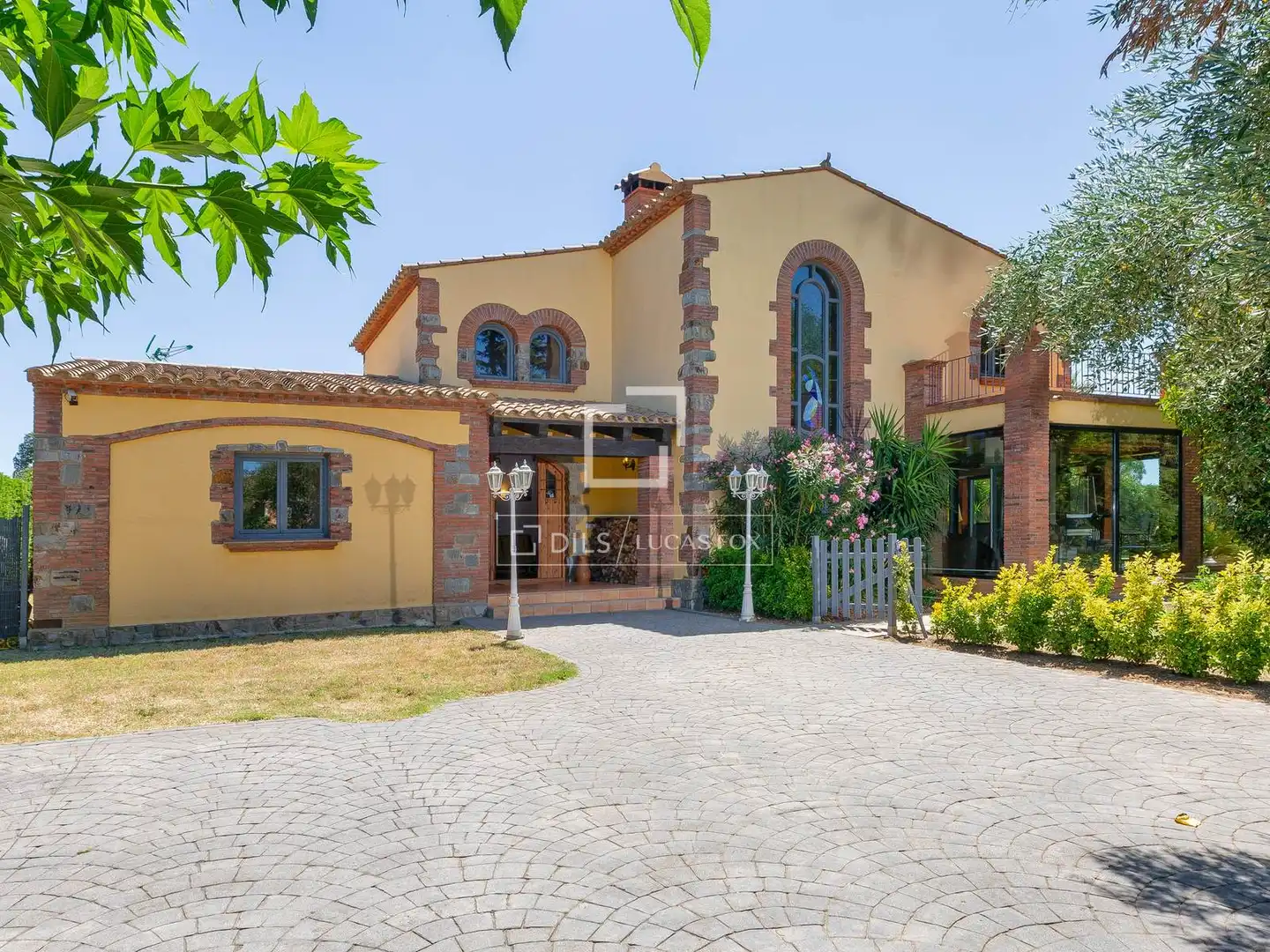 Chalet con piscina en venta en Peralada