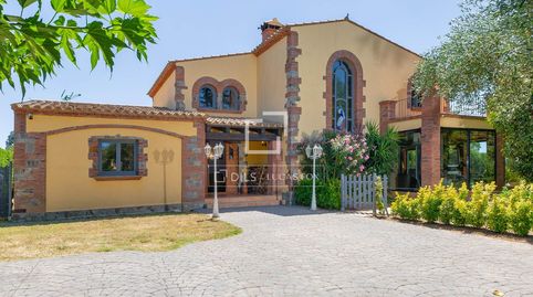 Casa  villa en excelentes condiciones de 5 dormitorios en venta en Alt Empordà