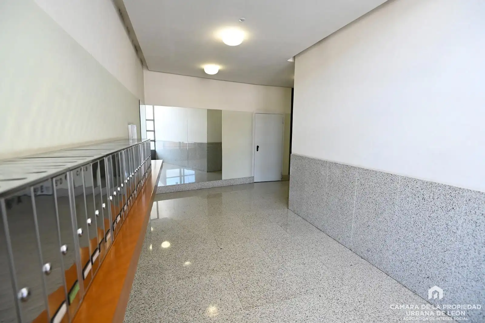 Piso de alquiler en León Capital  con Calefacción, Terraza y Amueblado