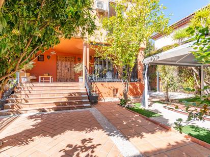 Exterior view of Single-family semi-detached for sale in Las Gabias  with Air Conditioner, Heating and Private garden