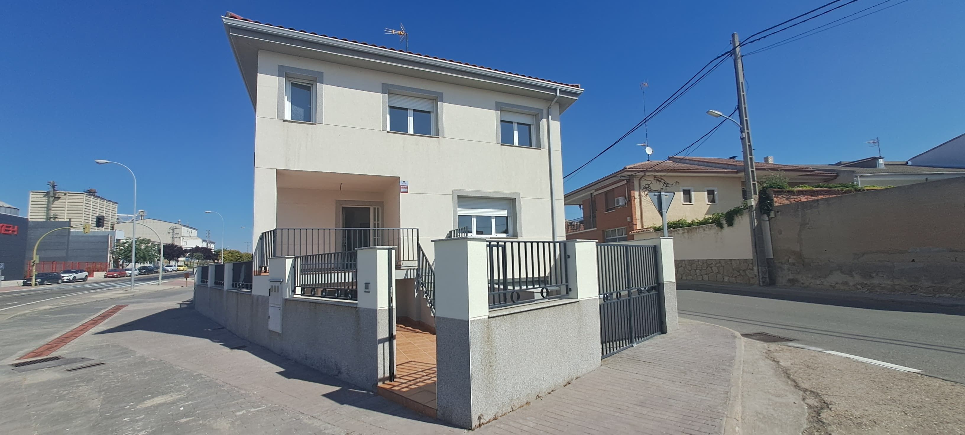 Exterior view of House or chalet for sale in Añover de Tajo  with Heating, Private garden and Storage room