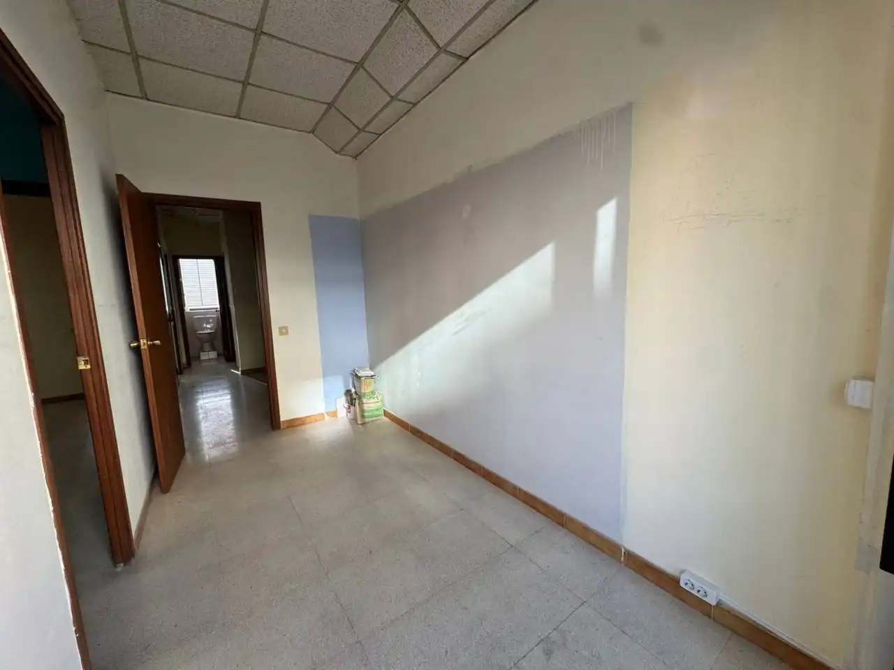 Oficina de alquiler en Avenida Sant Esteve, Sant Miquel