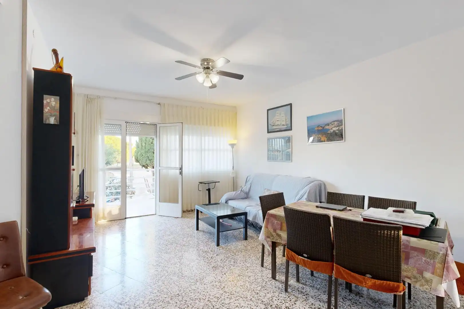 Sala d'estar de Casa adosada en venda en Cartagena amb Jardí privat, Terrassa i Traster
