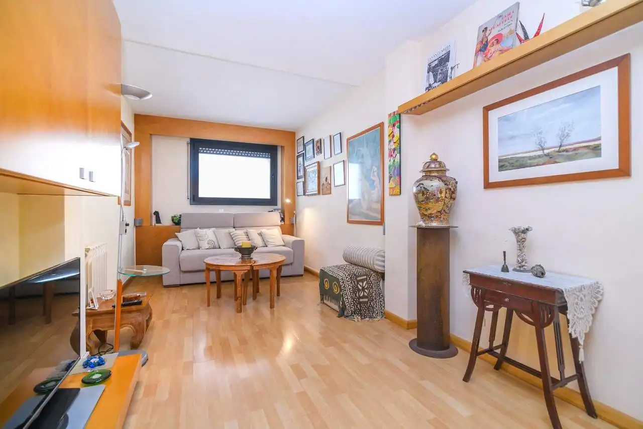 Wohnzimmer von Maisonette zum Verkauf in Barcelona mit Klimaanlage, Heizung und Parkett