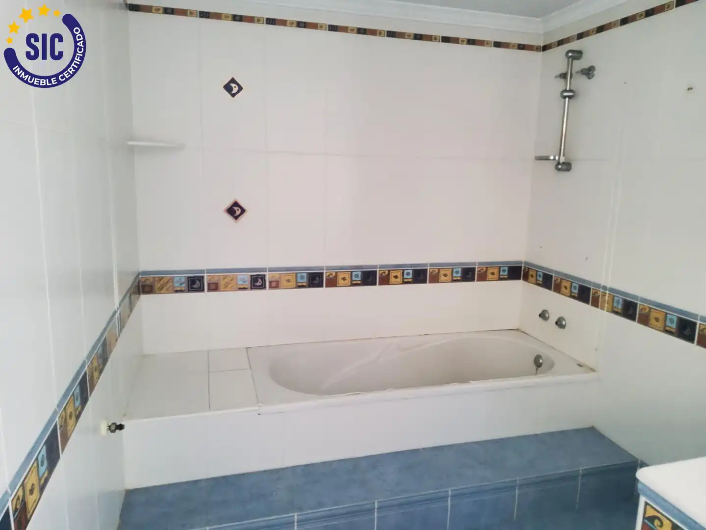 Baño de Ático en venta en Carlet con Calefacción, Trastero y Balcón
