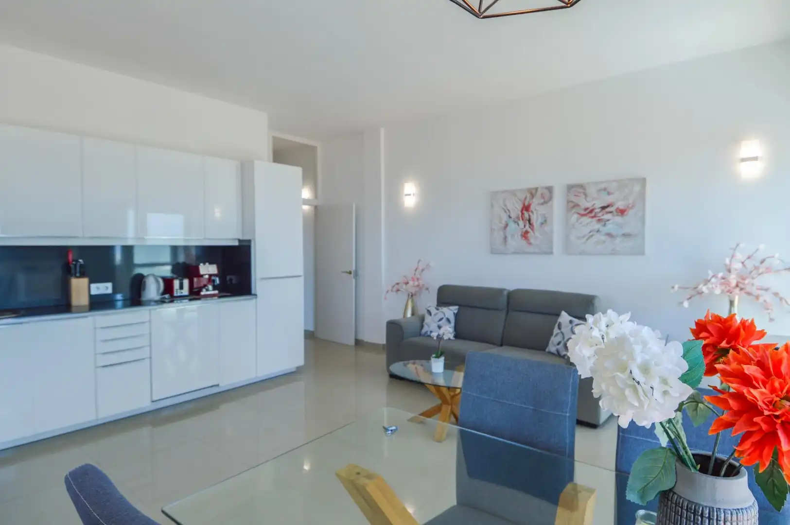 Wohnzimmer von Dachboden zum Verkauf in Mogán mit Klimaanlage, Terrasse und Balkon