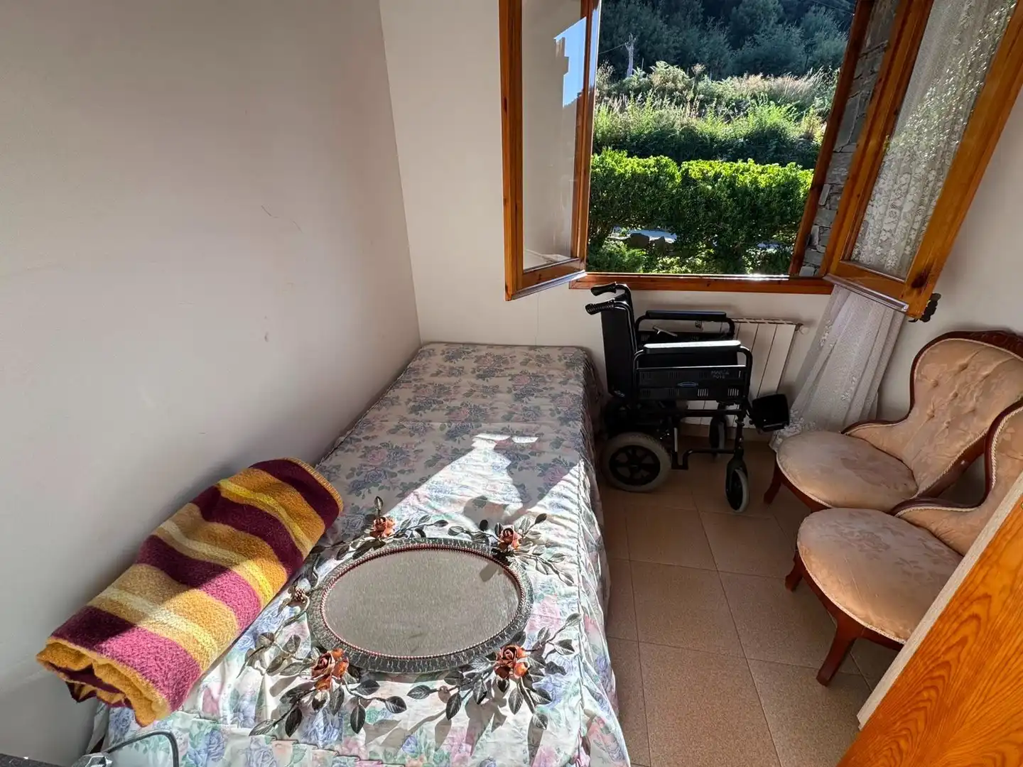Habitación de Casa adosada en venta en Montseny con Calefacción, Terraza y Balcón