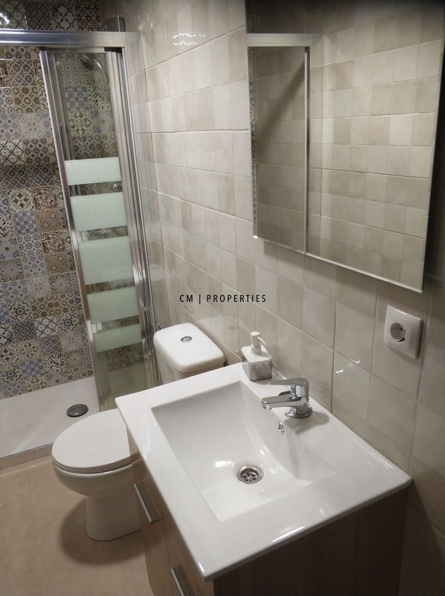 Bany de Pis en venda en  Valencia Capital amb Aire condicionat, Calefacció i Terrassa