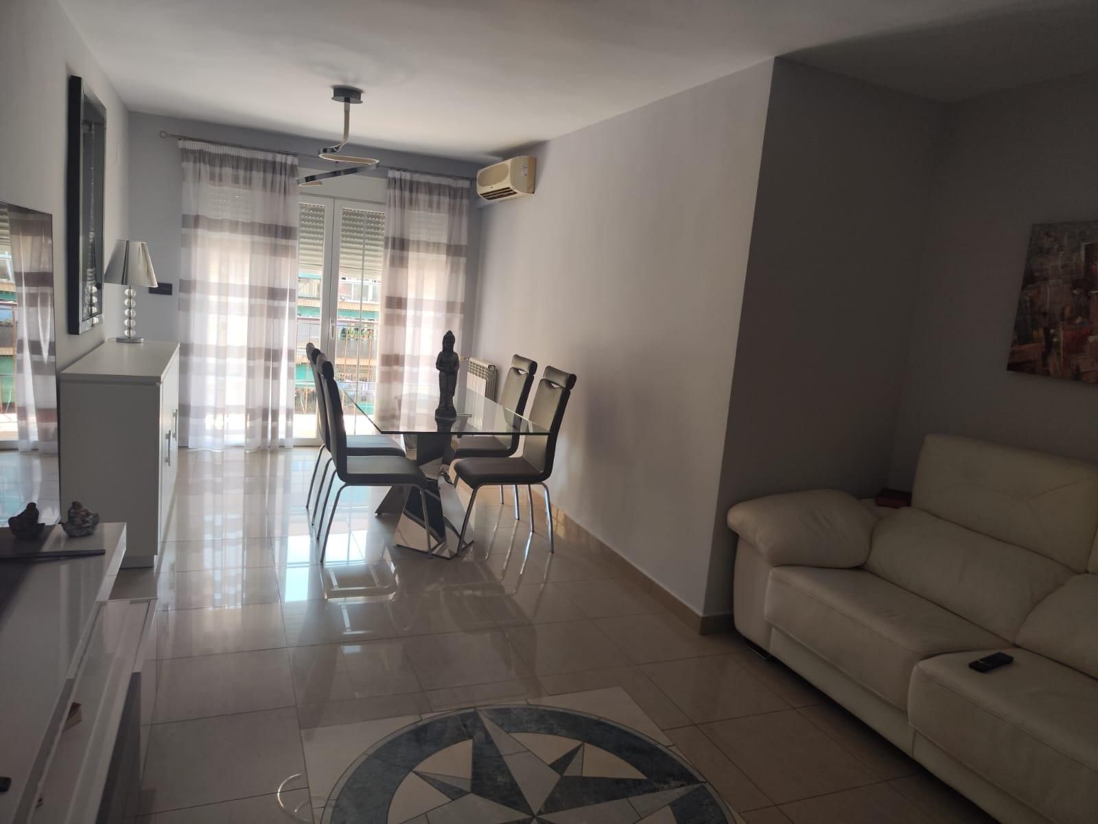 Dining room of Flat to rent in  Granada Capital  with Air Conditioner, Heating and Balcony