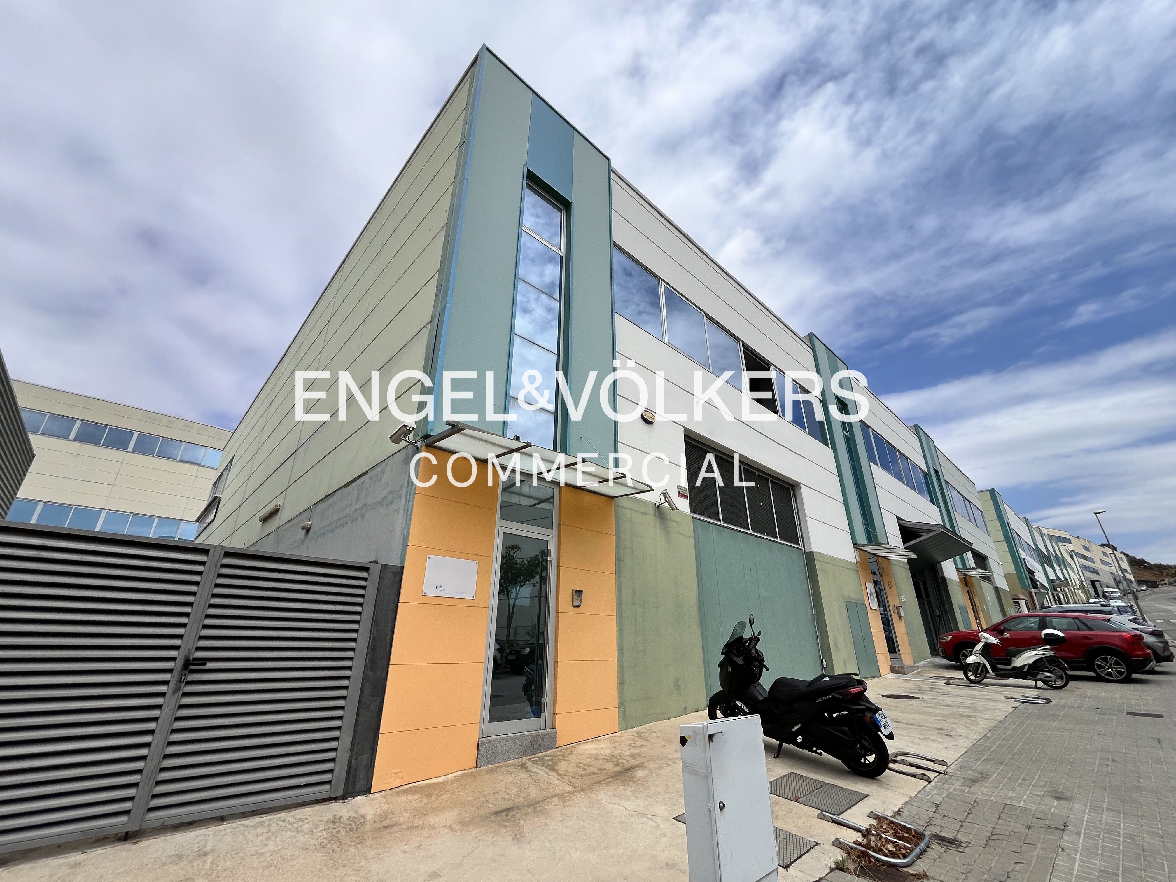 Exterior view of Industrial buildings for sale in Badalona