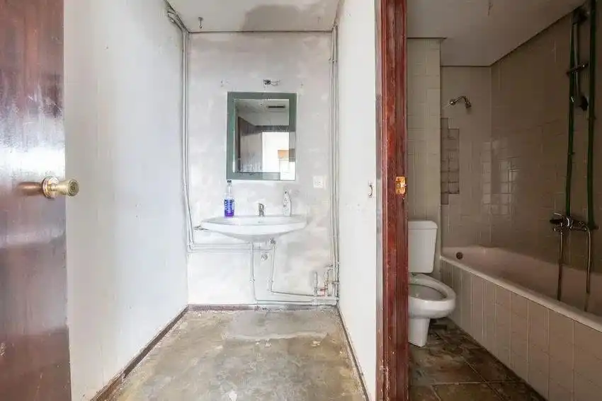 Baño de Apartamento en venta en Madrid con Calefacción