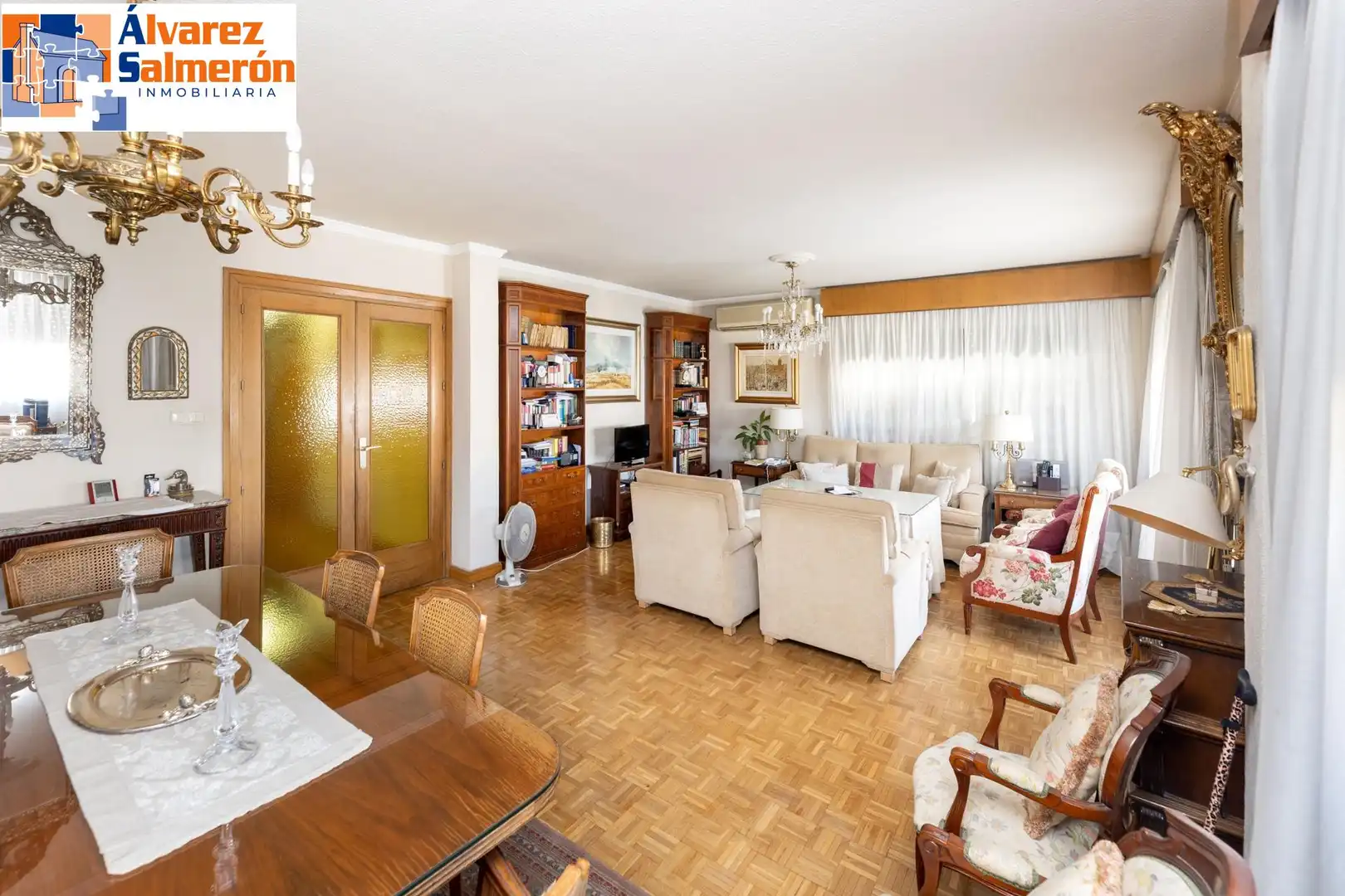 Living room of Flat for sale in Granada  with Heating and Balcony