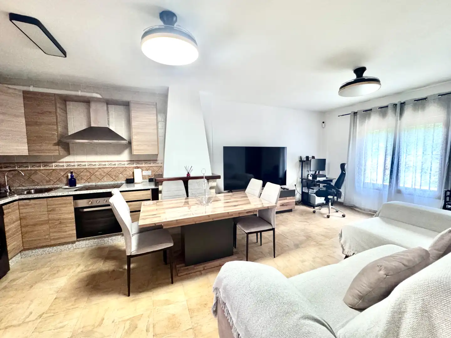 Sala de estar de Apartamento en venta en Paterna del Río con Terraza, Trastero y Amueblado