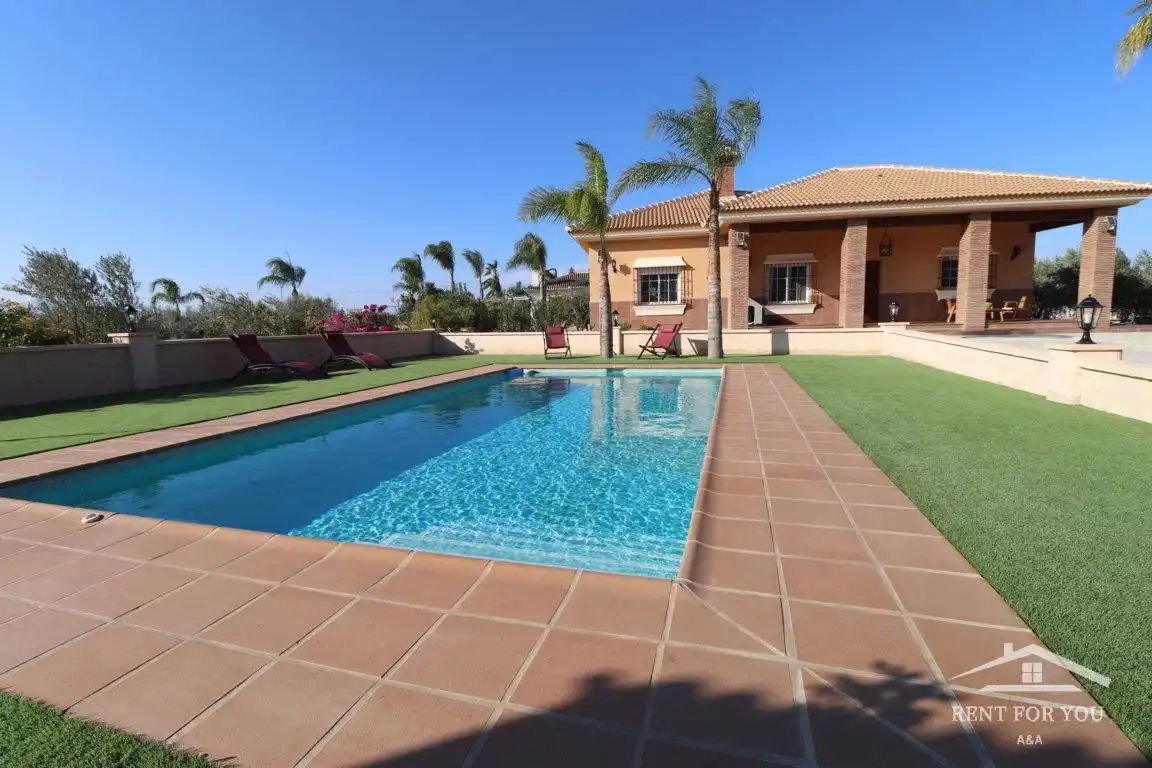 Piscina de Casa o xalet de lloguer en Alhaurín El Grande amb Aire condicionat, Jardí privat i Terrassa