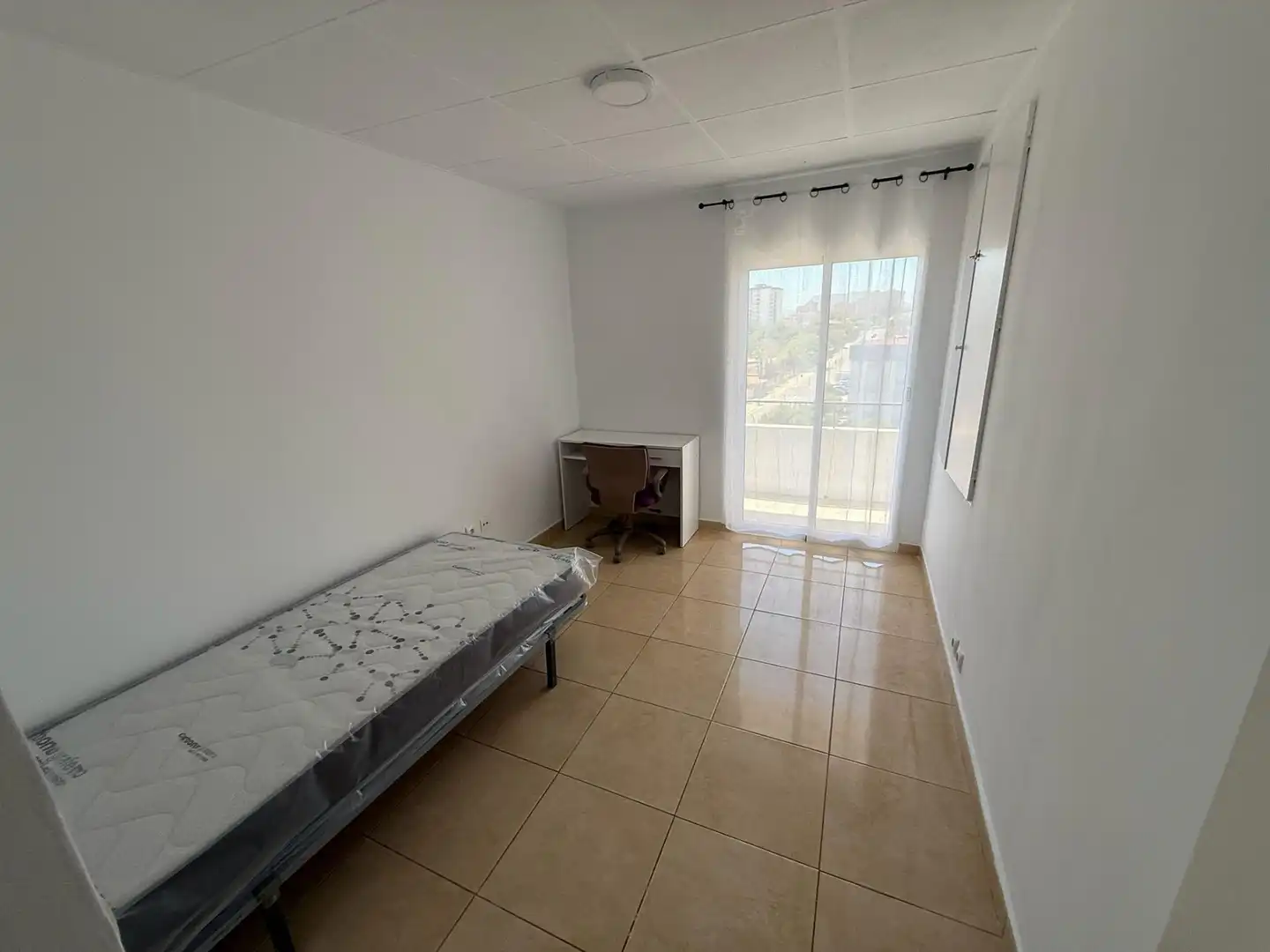 Flat for rent in Calle LUGO, Virgen del Remedio - Parque Lo Morant