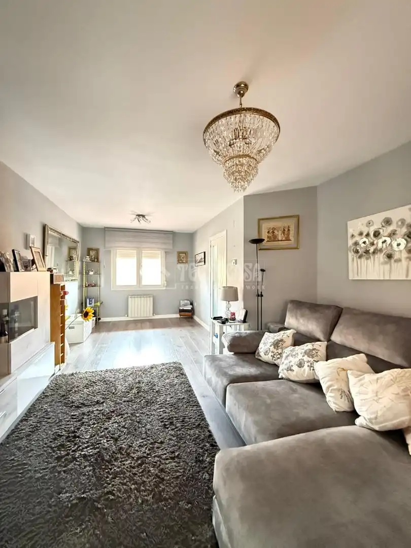 Sala de estar de Casa adosada en venta en Móstoles con Calefacción y Jardín privado