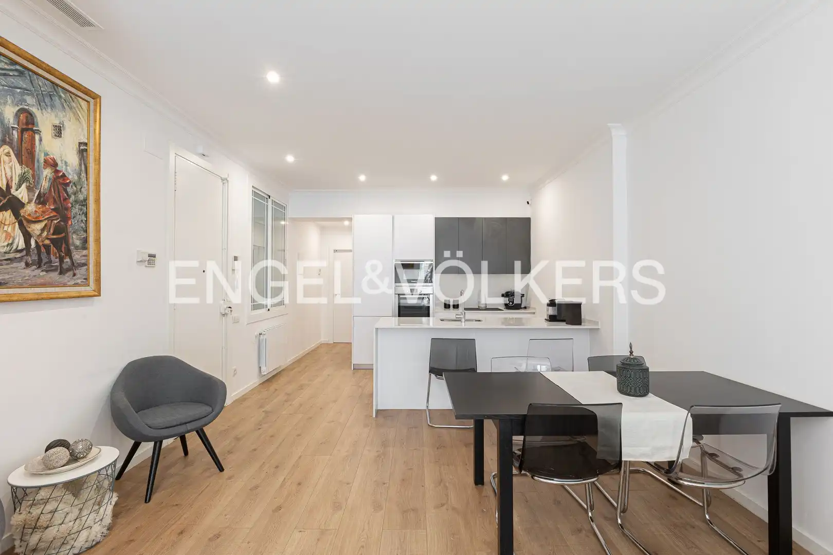 Vista exterior de Piso en venta en Barcelona con Calefacción, Parquet y Balcón