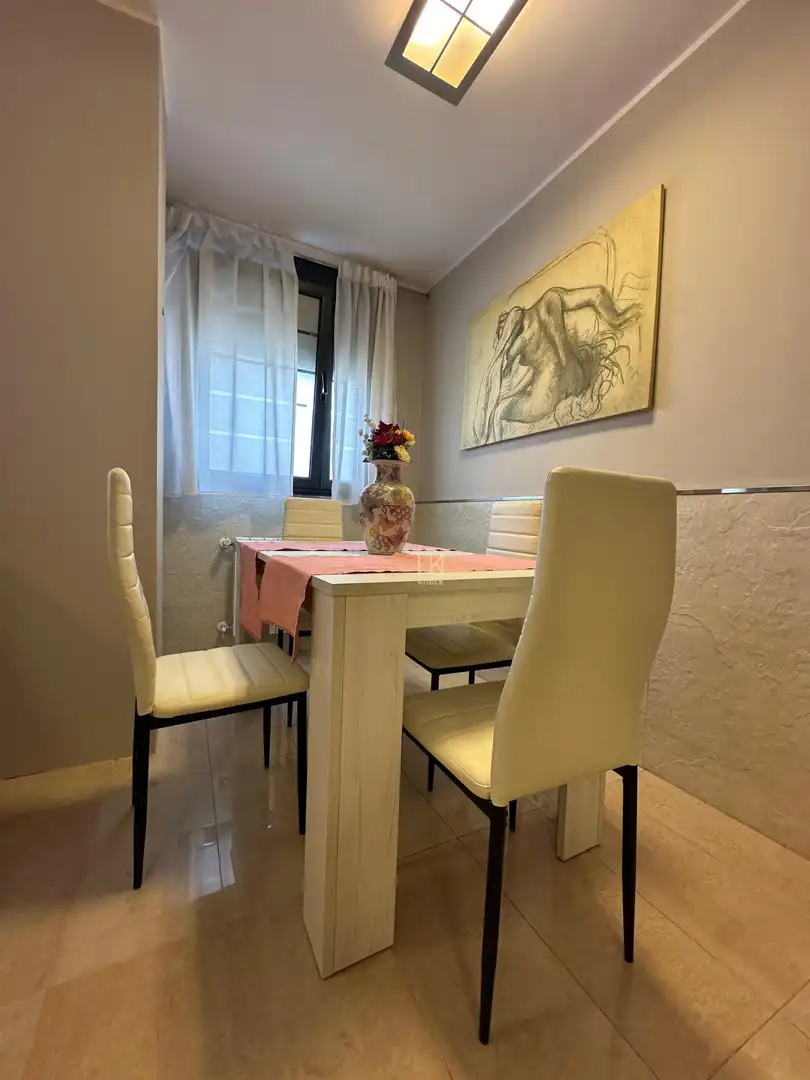 Flat for rent in Oviedo - Calle Tomás Crespo Frígilis, La Ería
