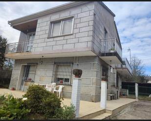 Vista exterior de Casa o xalet en venda en Ourense Capital  amb Calefacció, Terrassa i Traster