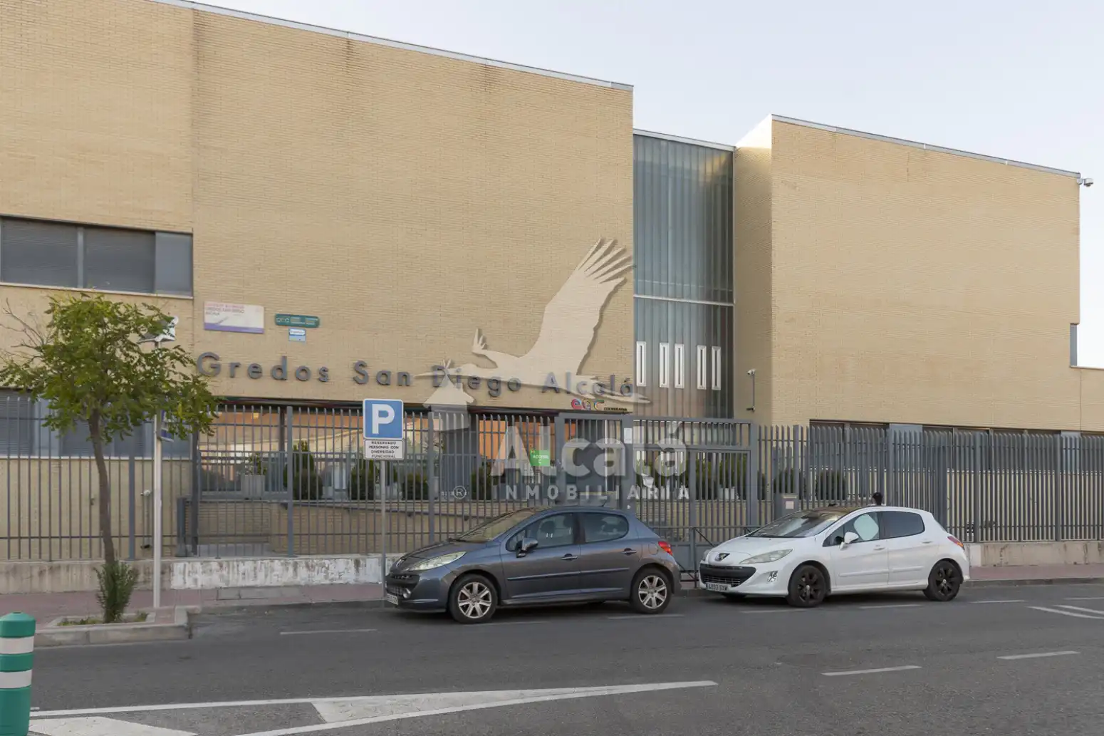 Vista exterior de Piso en venta en Alcalá de Henares con Aire acondicionado, Calefacción y Trastero