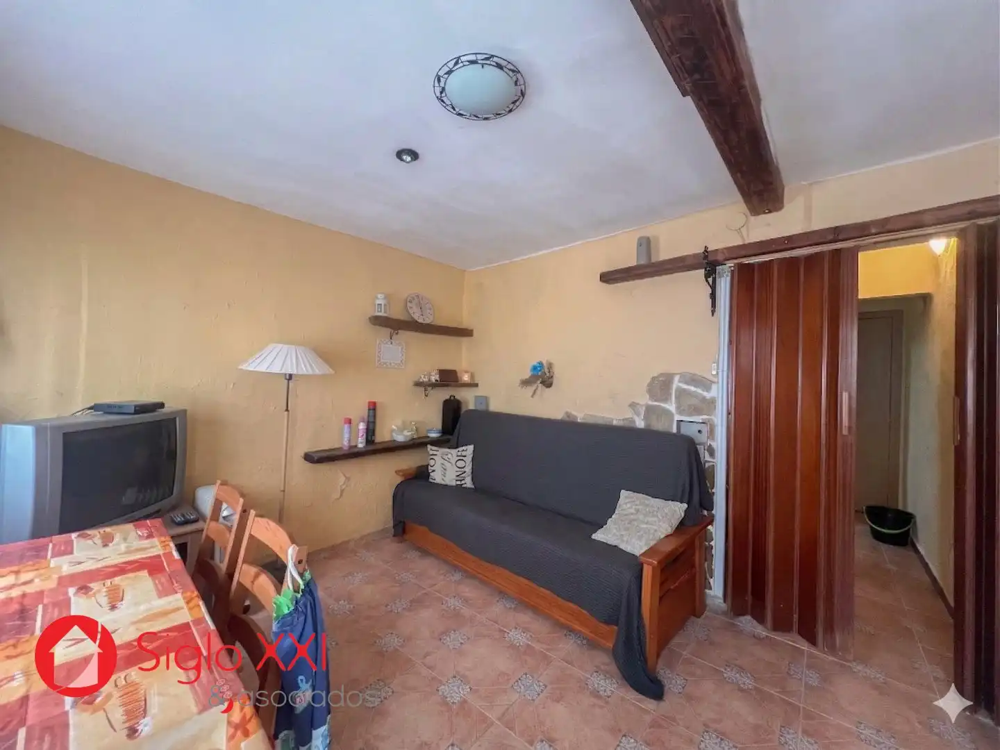 Sala d'estar de Casa o xalet en venda en Costur amb Terrassa, Traster i Moblat