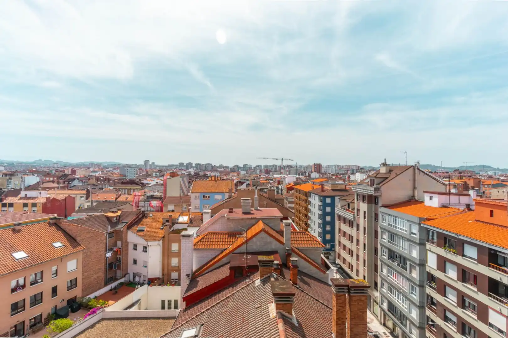 Vista exterior de Dúplex en venda en Gijón  amb Calefacció i Traster
