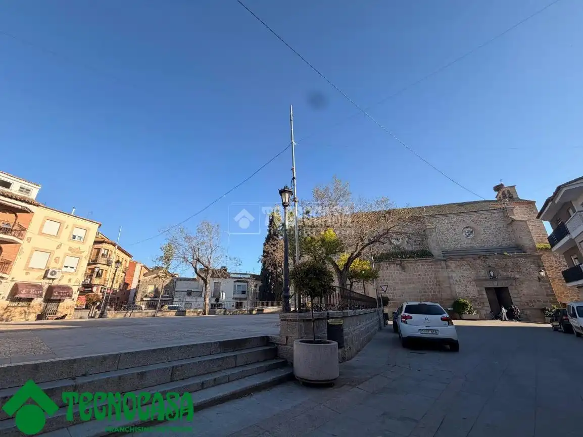 Vista exterior de Casa adosada en venda en Menasalbas