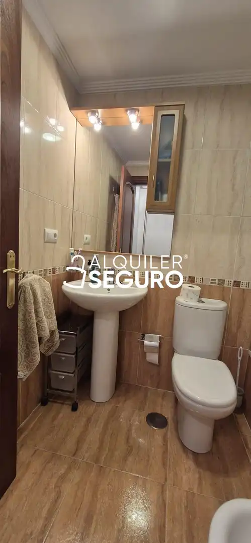 Badezimmer von Loft zur Miete in Oviedo  mit Klimaanlage, Heizung und Abstellraum