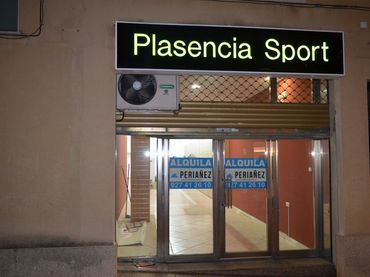 Local comercial en alquiler en Calle Rey 21
