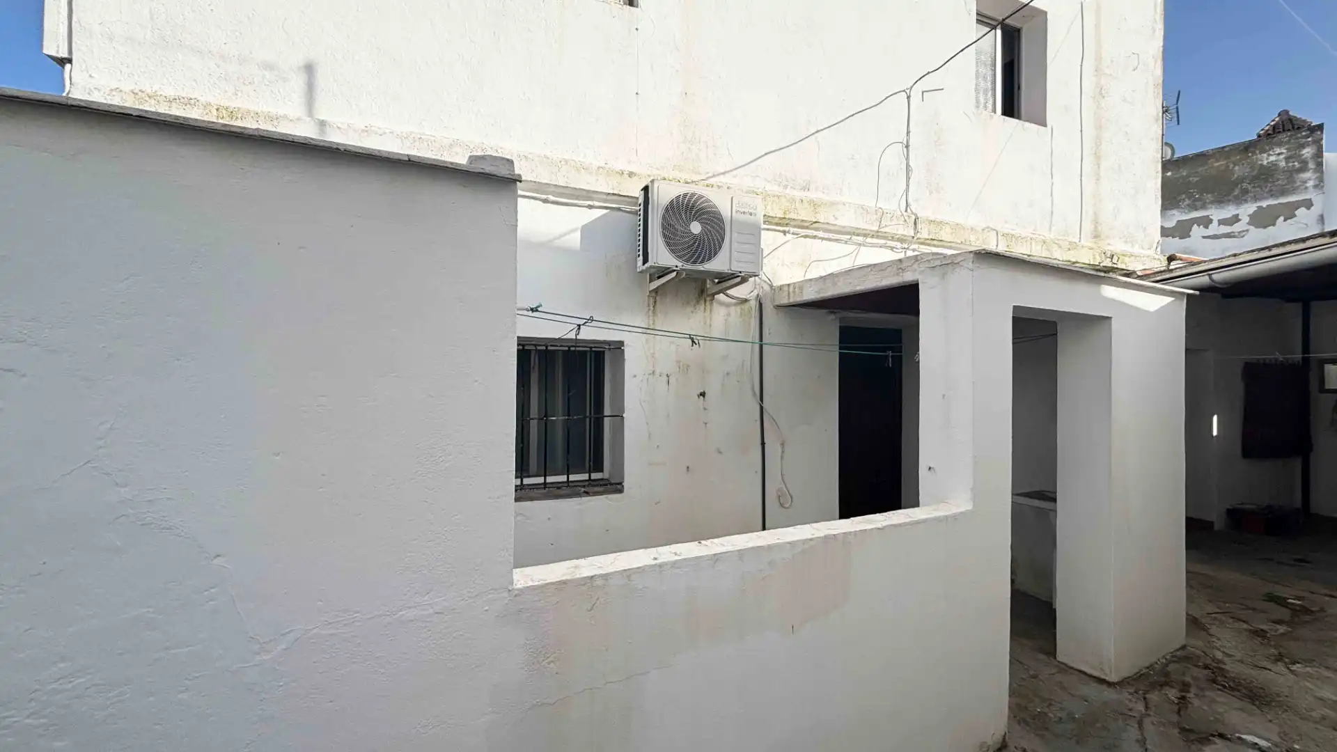 Exterior view of Houses for sale in Benalup-Casas Viejas  with Air Conditioner