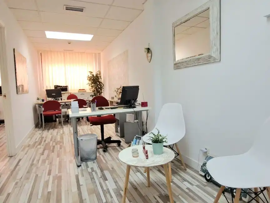 Oficina de alquiler en Majadahonda con Aire acondicionado, Calefacción y Amueblado