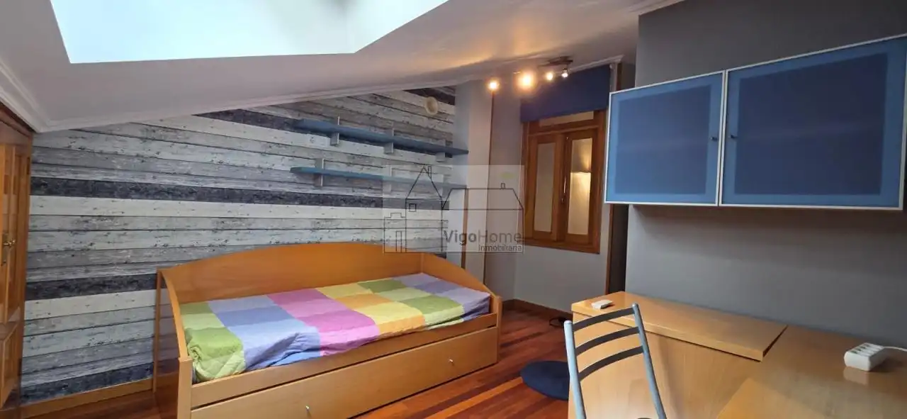 Bedroom of Duplexes for rent in Vigo   with Heating, Parquet flooring and Terrace