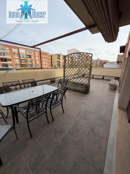 Terrassa de Àtic en venda en  Albacete Capital amb Aire condicionat, Calefacció i Jardí privat
