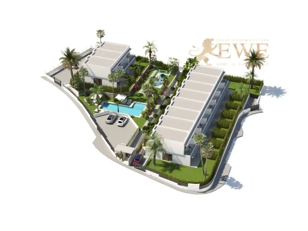 Casa adosada en venta en Calle Praga, Golf Bahía