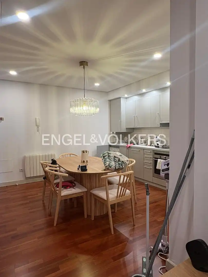 Comedor de Piso de alquiler en Madrid con Calefacción, Amueblado y Balcón