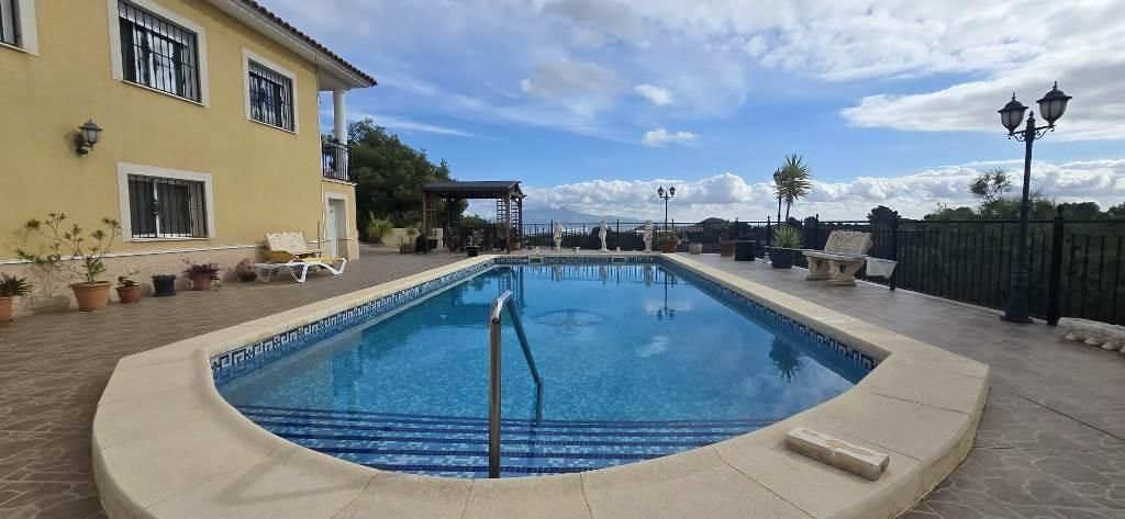 House or chalet for sale