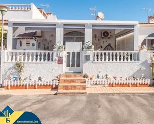 Vista exterior de Casa o xalet en venda en Torrevieja amb Terrassa i Moblat