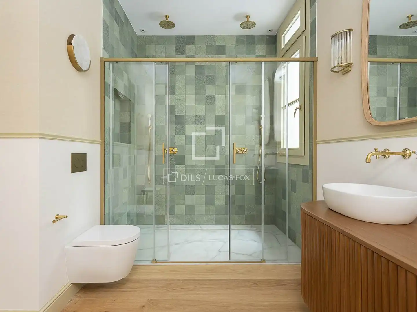 Bathroom of Flat for sale in Barcelona  with Air Conditioner, Heating and Parquet flooring