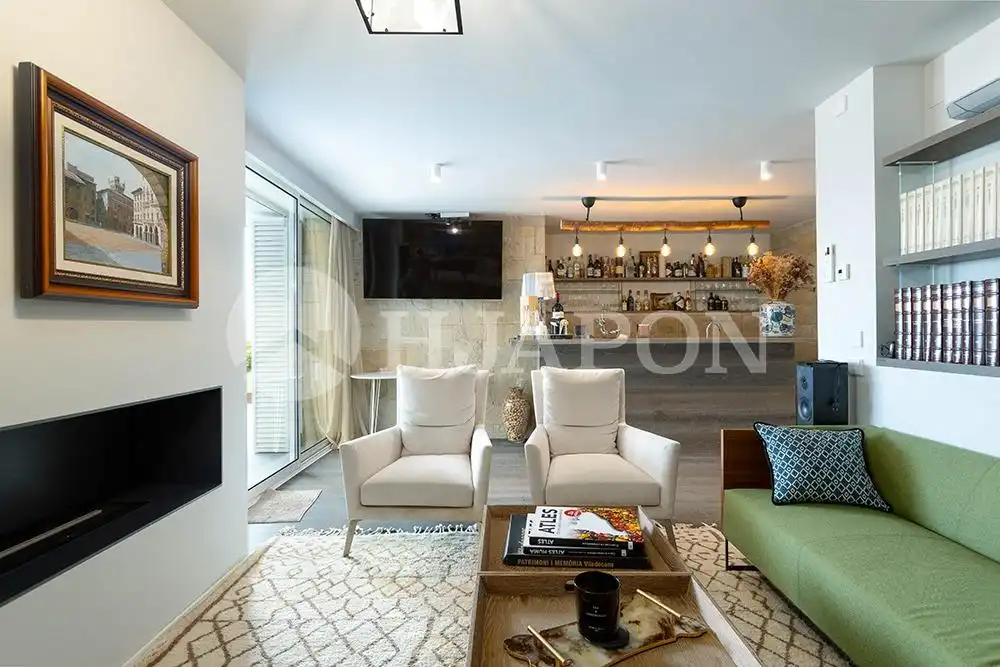 Sala de estar de Casa o chalet en venta en Alella con Aire acondicionado, Calefacción y Jardín privado