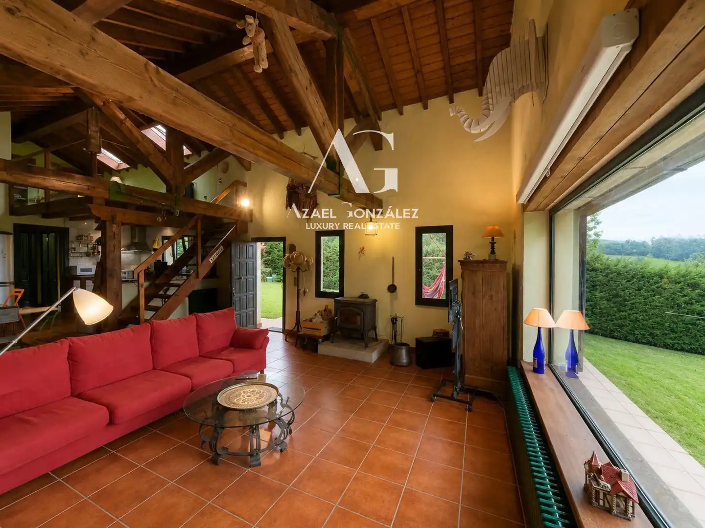 Sala d'estar de Casa o xalet en venda en Entrambasaguas amb Calefacció, Jardí privat i Traster