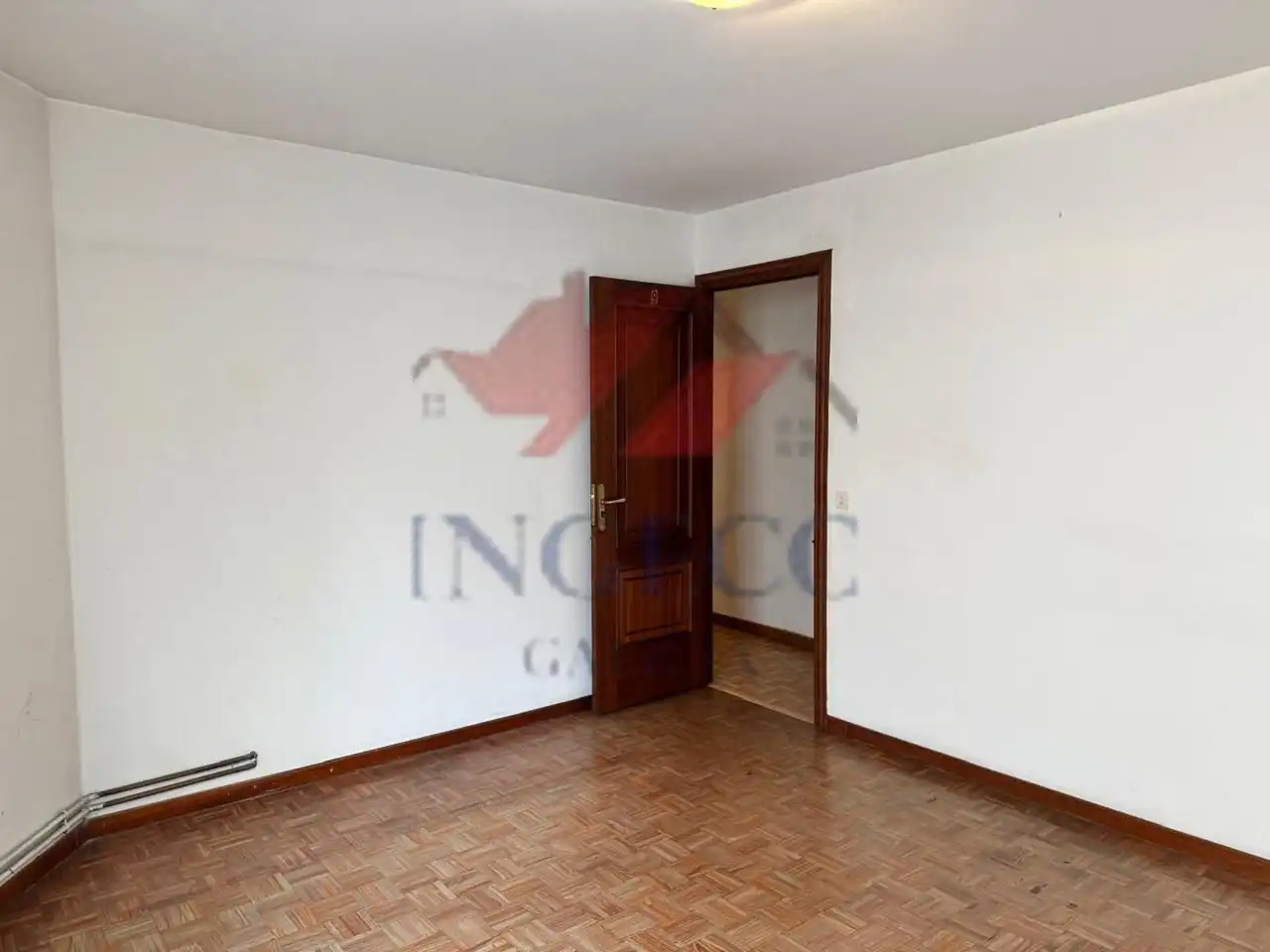 Habitación de Piso en venta en A Coruña Capital  con Calefacción, Parquet y Trastero