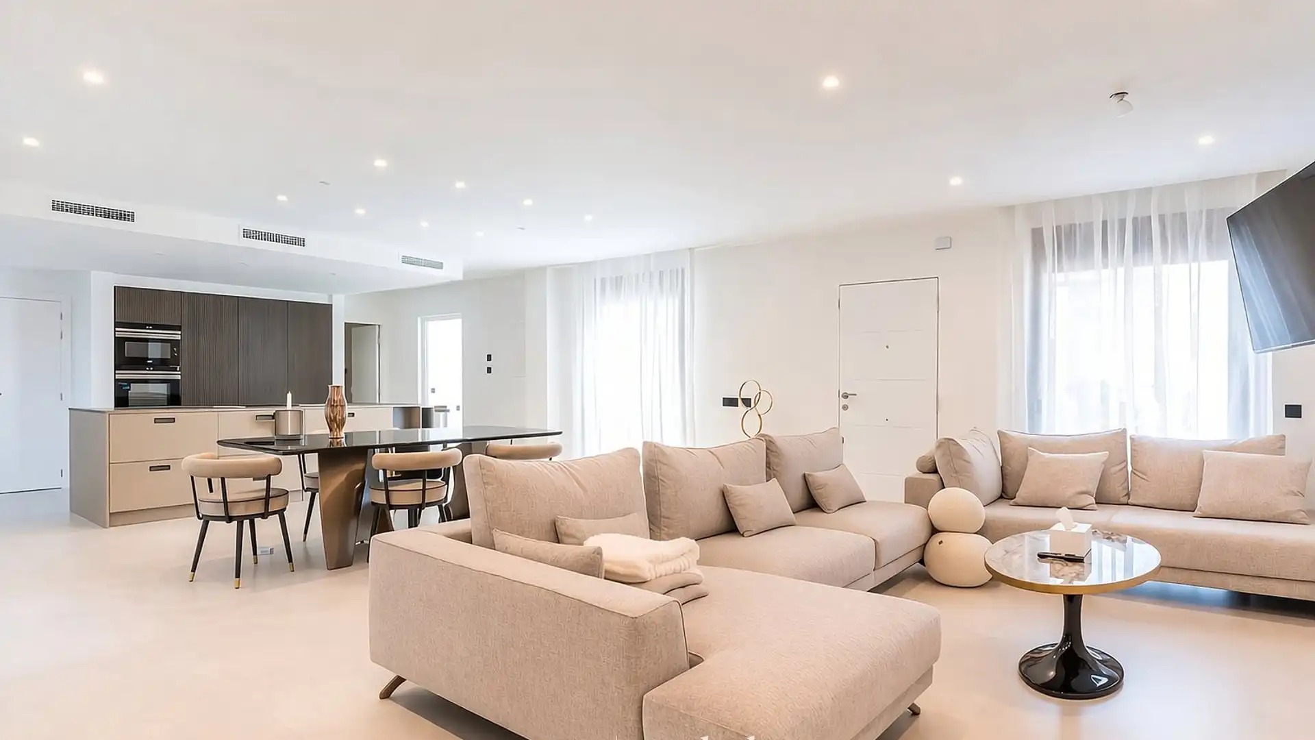 Sala d'estar de Casa o xalet en venda en Tres Cantos amb Aire condicionat, Calefacció i Jardí privat