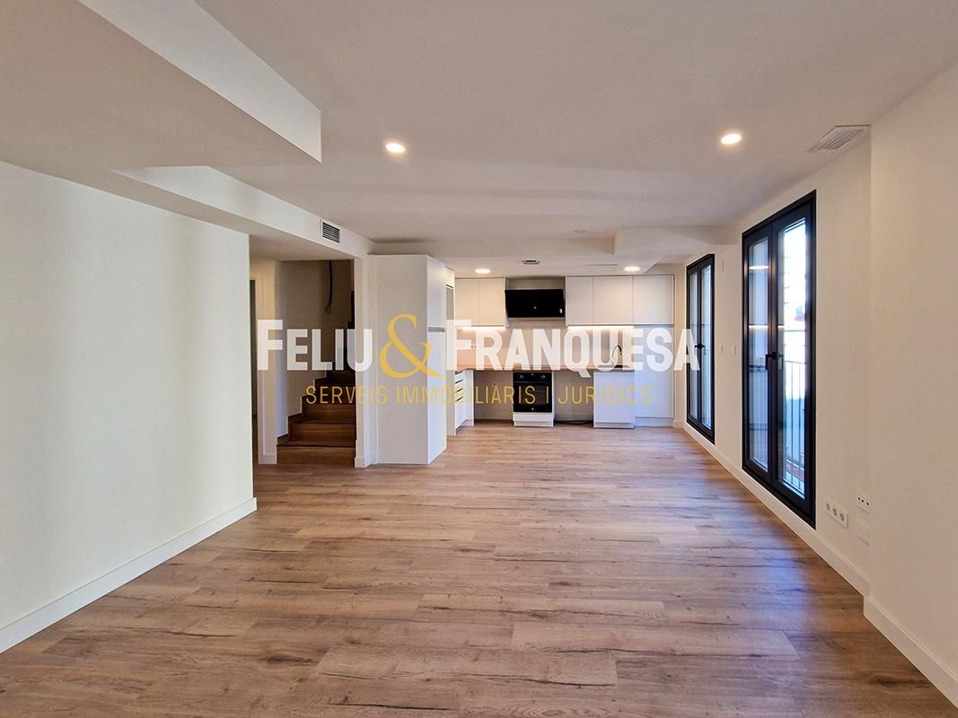 Exterior view of Duplex for sale in Terrassa  with Heating, Terrace and Storage room